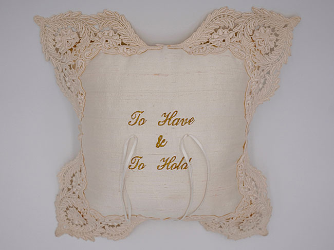 Freestanding lace ring cushion